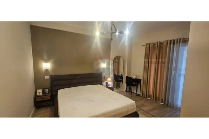 Tirane, jepet me qera apartament 1+1 Kati 5, 65 m² 600 € (ALI DEM)