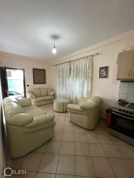 Tirane, jepet me qera apartament 1+1+Ballkon Kati 1, 60 m² 350 € (SELITE)