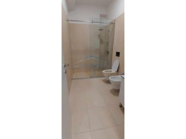 Tirane, jepet me qera apartament 2+1+Ballkon , 100 m² 800 € (DERVISH HEKALI)