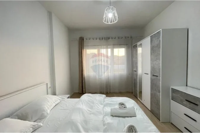 Tirane, jepet me qera apartament 2+1 , 95 m² 1.200 € (Rr. e Kosovareve)