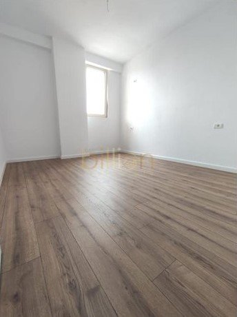 Tirane, shitet apartament 1+1+Ballkon , 63 m² 83.000 € (Fresk)