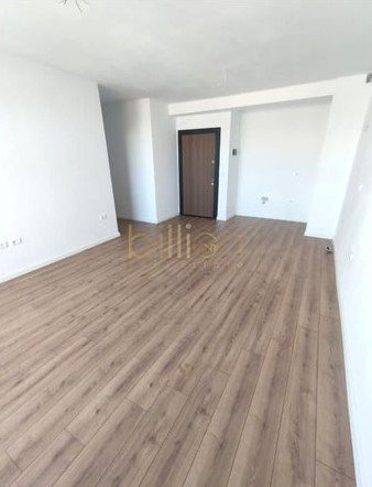 Tirane, shitet apartament 1+1+Ballkon , 63 m² 83.000 € (Fresk)
