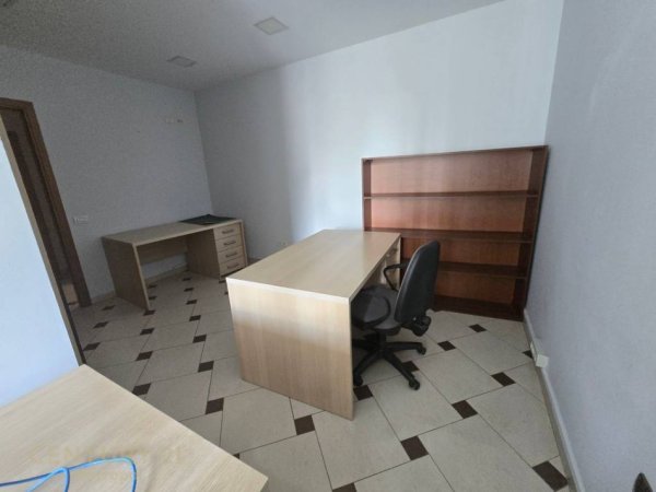 Tirane, jepet me qera zyre Kati 5, 130 m² 1.300 € (BLLOK)