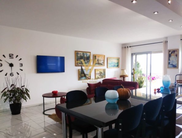 Tirane, jepet me qera apartament 3+1+Ballkon Kati 6, 136 m² 1.300 € (LIQENI THATE)
