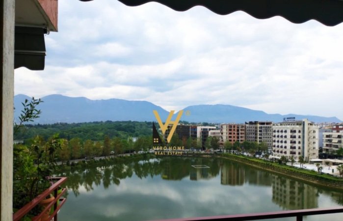 Tirane, jepet me qera apartament 3+1+Ballkon Kati 6, 136 m² 1.300 € (LIQENI THATE)