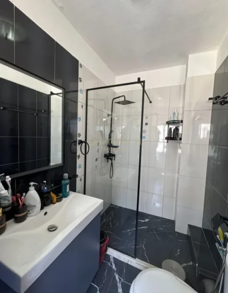 Tirane, shitet apartament 2+1+Ballkon Kati 3, 104 m² 155.000 € (Fresk)