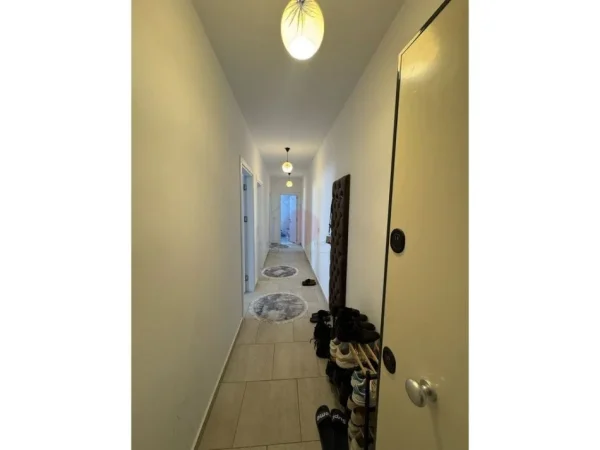 Tirane, shes apartament 2+1 Kati 7, 104 m² 94.000 € (Rrethrrotullimi i Ullirit)