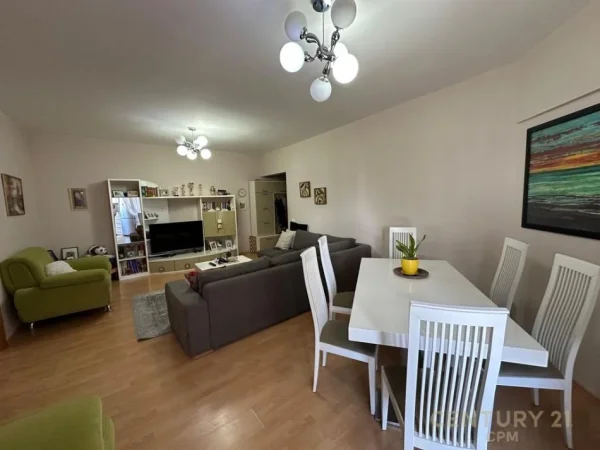 Tirane, shitet apartament 2+1+Ballkon Kati 10, 95 m² 200.000 € (Komuna e Parisit)
