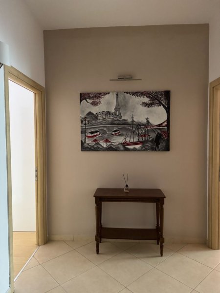 Tirane, jepet me qera apartament 2+1+Ballkon Kati 5, 99 m² 450 € (Rruga 5 maj , prapa concord center prane big market)