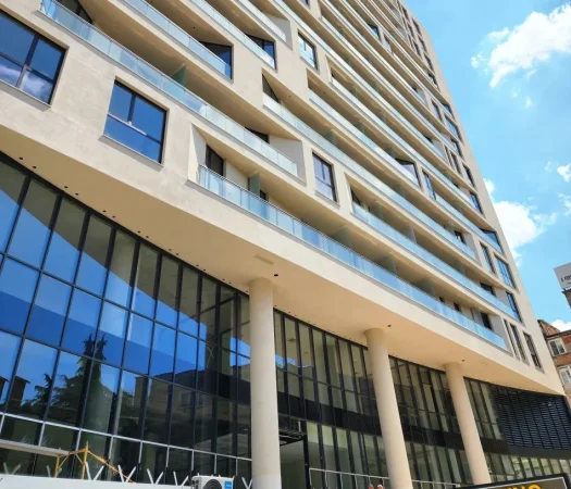 Shitet: DYQAN (📍Mine Peza - Buze Rruge) Kati 0, (154 m²) ||  735.000€