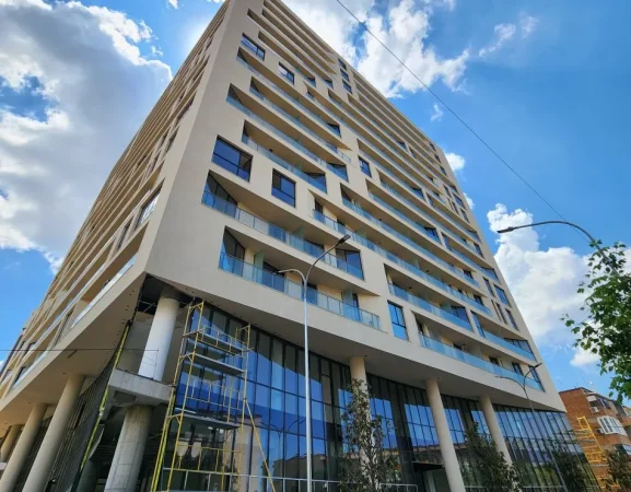 Shitet: DYQAN (📍Mine Peza - Buze Rruge) Kati 0, (154 m²) ||  735.000€