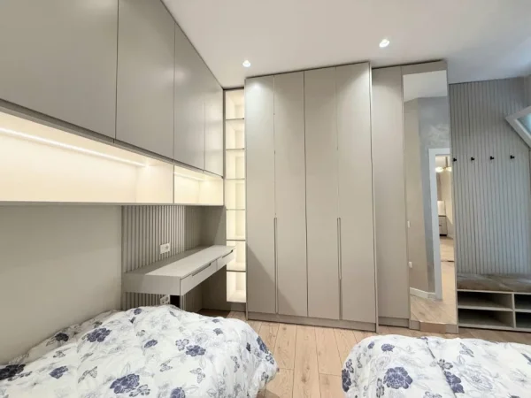 Tirane, jepet me qera apartament 2+1+Ballkon Kati 1, 90 m² 799 € (Liqeni i Thate)