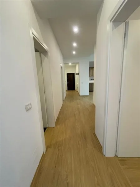 Tirane, jepet me qera apartament 2+1+Ballkon Kati 5, 125 m² 600 € (IRFAN TOMINI)