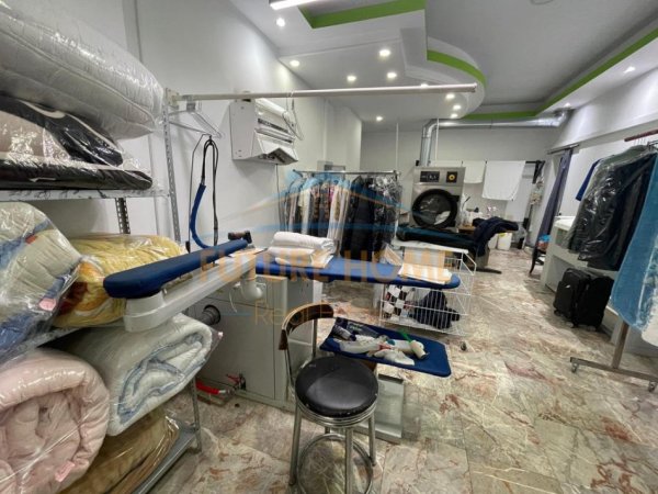 Tirane, shitet ambjent biznesi Kati 0, 60 m² 33.000 € (komuna e parisit)