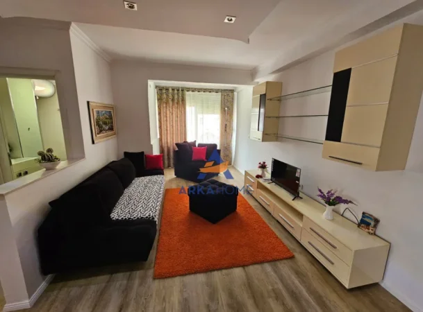 Tirane, shitet 2+1+Ballkon Kati 3, 80 m² 120.000 € (fresku)