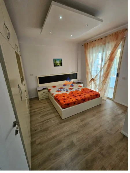 Tirane, shitet 2+1+Ballkon Kati 3, 80 m² 120.000 € (fresku)