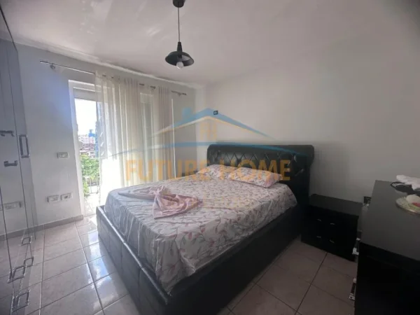 Tirane, shitet apartament 1+1+Ballkon Kati 5, 52 m² 98.000 € (Rruga Hoxha Tahsim, Prane Credins Bank)
