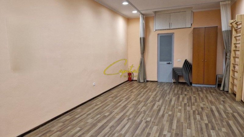 Tirane, shitet dyqan Kati 0, 43 m² 134.000 € (RRUGA MINE PEZA)