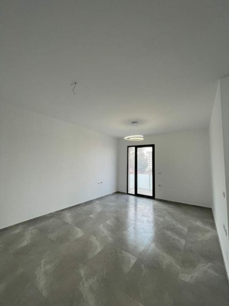Tirane, jepet me qera apartament 3+1+A+BLK Kati 2, 127 m² 400 Euro