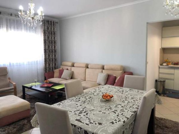 Tirane, jap me qera apartament 3+1+BLK Kati 6, 117 m² 600 Euro (rruga e kavajes)