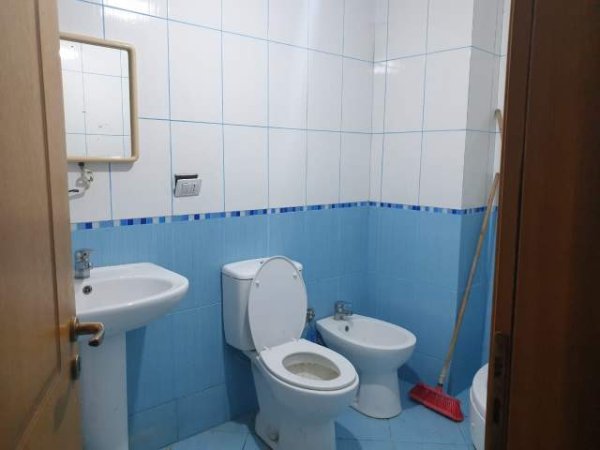 Tirane, jepet me qera apartament 2+1+A+BLK Kati 2, 105 m² 35.000 Leke (Teodor Keko)