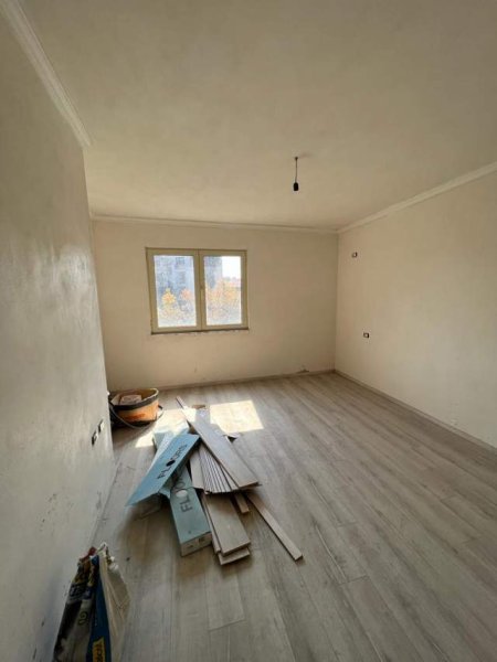 Tirane, shitet apartament 3+1 Kati 4, 93 m² 125.000 Euro (Rruga Mihal Grameno)