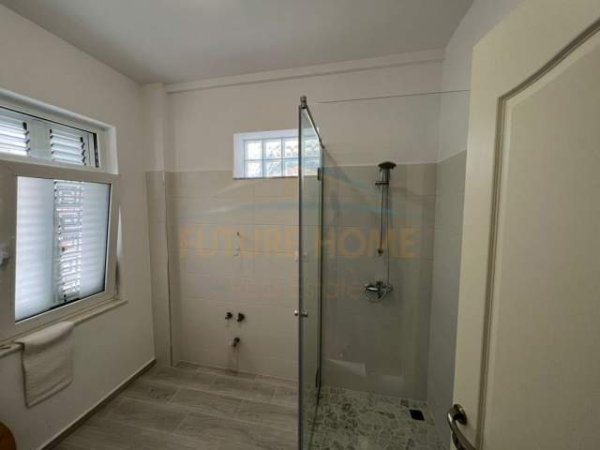 Korce, shitet Vile 2 Katshe Kati 2, 380 m² 350.000 Euro (Lagjia 2, Korçë)