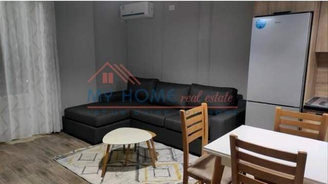 Tirane, jepet me qera apartament 1+1+BLK 78 m² 400 Euro (ish fusha e aviacionit)