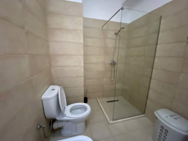 Tirane, jepet me qera apartament 1+1+post parkim, Kati 3, 70 m² 350 Euro (Ali Dem Kompleksi Mangalem)