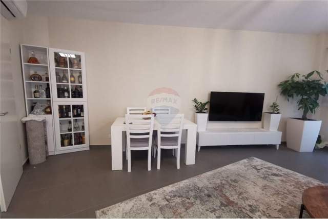 Tirane, jepet me qera apartament 1+1+A+BLK Kati 6, 72 m² 650 Euro (Ministria e Drejtesise)