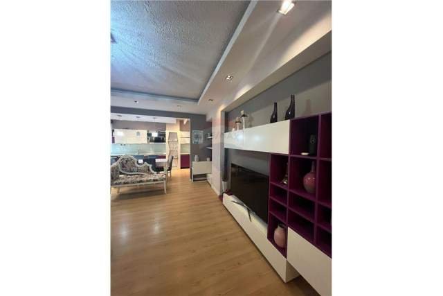 Tirane, jepet me qera apartament 2+1+A+BLK Kati 5, 100 m² 700 Euro (Rr. Barrikadave)
