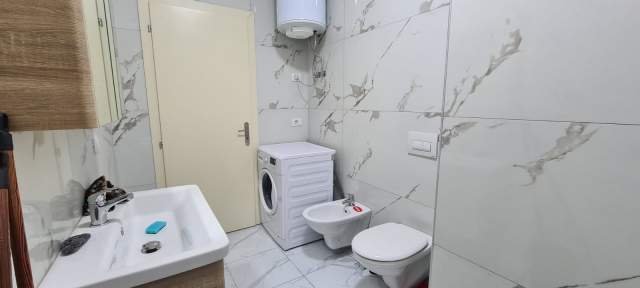 Tirane, jepet me qera apartament 2+1+BLK Kati 3, 96 m² 500 Euro (ish fusha e Aviacionit)