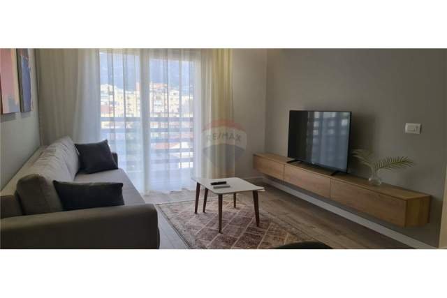 Tirane, jepet me qera apartament 2+1+BLK 120 m² 750 Euro (rruga e dibres)