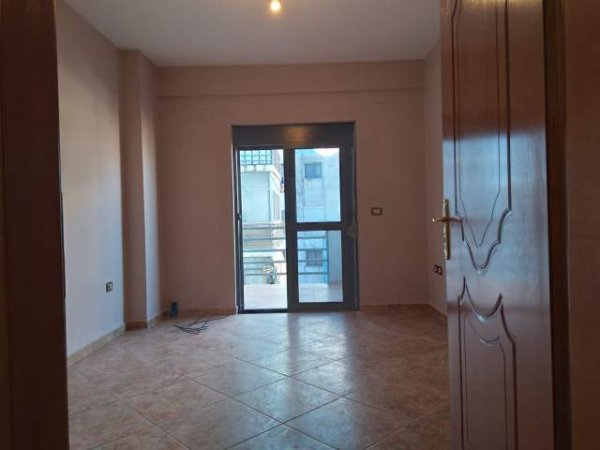Tirane, jepet me qera apartament 2+1+BLK Kati 7, 112 m² 40.000 Leke (eshref frasheri)