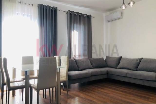 Tirane, jepet me qera apartament 1+1+BLK Kati 10, 67 m² 450 Euro (Rruga e Dibres)