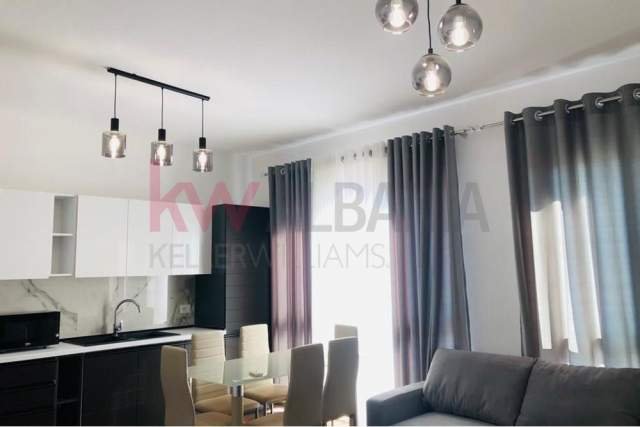 Tirane, jepet me qera apartament 1+1+BLK Kati 10, 67 m² 450 Euro (Rruga e Dibres)