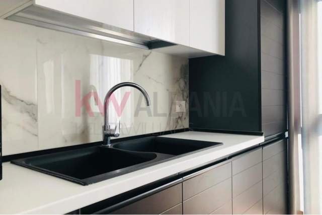 Tirane, jepet me qera apartament 1+1+BLK Kati 10, 67 m² 450 Euro (Rruga e Dibres)