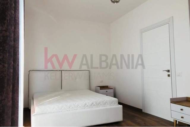 Tirane, jepet me qera apartament 1+1+BLK Kati 10, 67 m² 450 Euro (Rruga e Dibres)