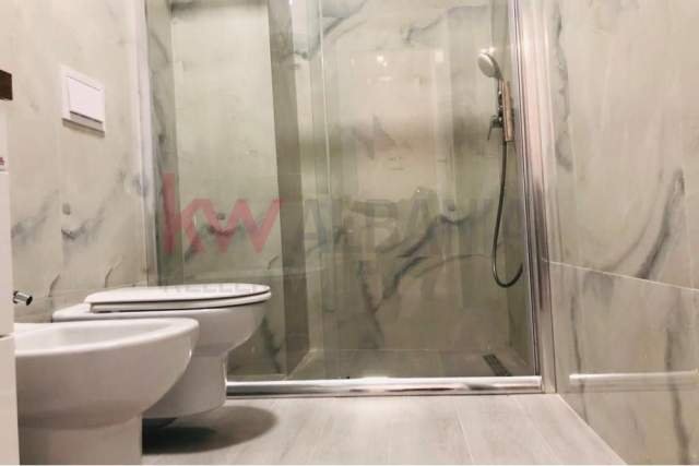 Tirane, jepet me qera apartament 1+1+BLK Kati 10, 67 m² 450 Euro (Rruga e Dibres)