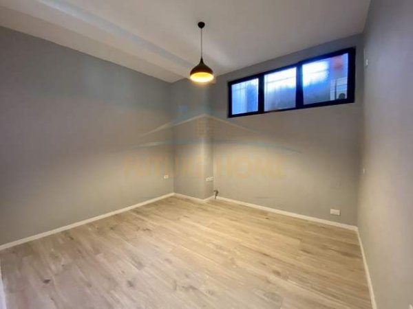 Tirane, shitet apartament 2+1 Kati 1, 90 m² 105.000 Euro (Oxhaku)