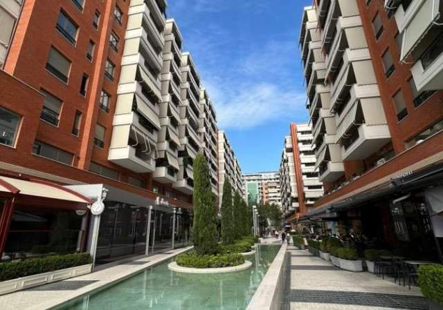 Tirane, jepet me qera apartament Kati 5, 73 m² 380 Euro (Rruga e Kavajes)