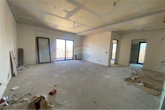 Tirane, shitet apartament 2+1 Kati 2, 125 m² 220.000 Euro (Rruga e Kavajes)