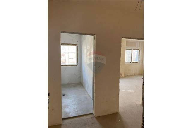 Tirane, shitet apartament 1+1 Kati 4, 72 m² 150.000 Euro (Rruga e Bogdaneve)