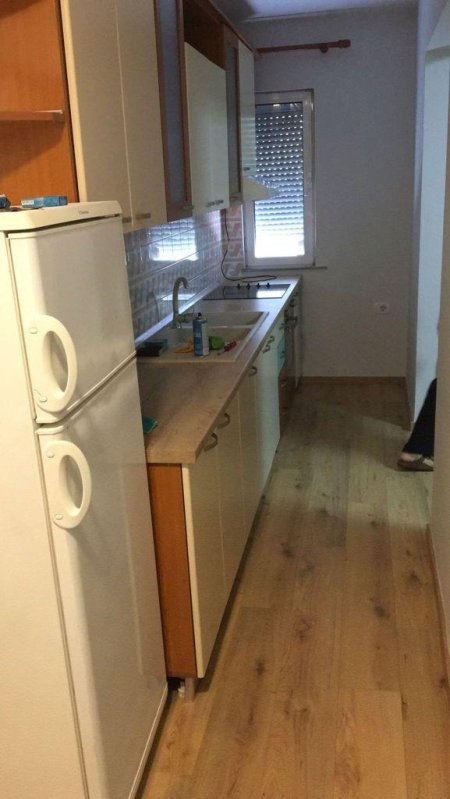 Tirane, jepet me qera apartament 1+1+BLK Kati 4, 60 m² 400 Euro (Rruga myslym shyri)