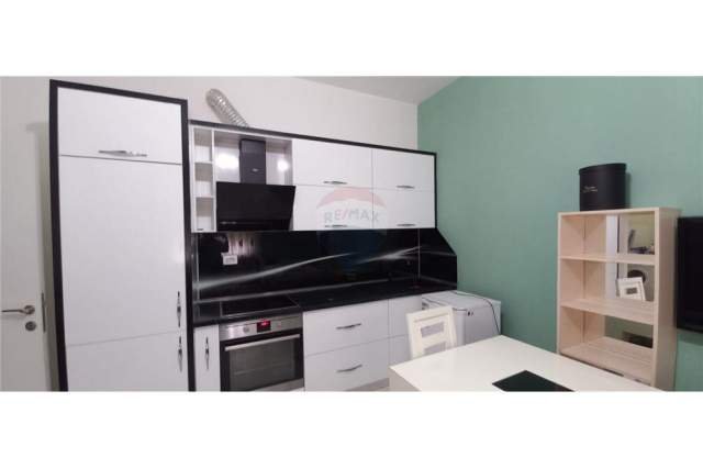 Tirane, jepet me qera apartament 1+1 Kati 2, 55 m² 400 Euro (Rruga e Elbasanit)