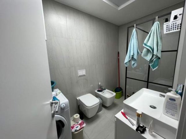 Tirane, jepet me qera apartament 2+1+BLK Kati 9, 93 m² 700 Euro (Don Bosko)