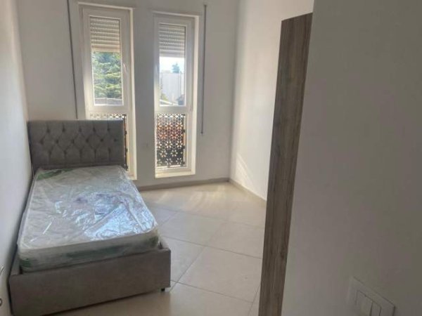 Tirane, jepet me qera apartament 2+1 Kati 2, 100 m² 450 Euro (Rruga e Dibres)