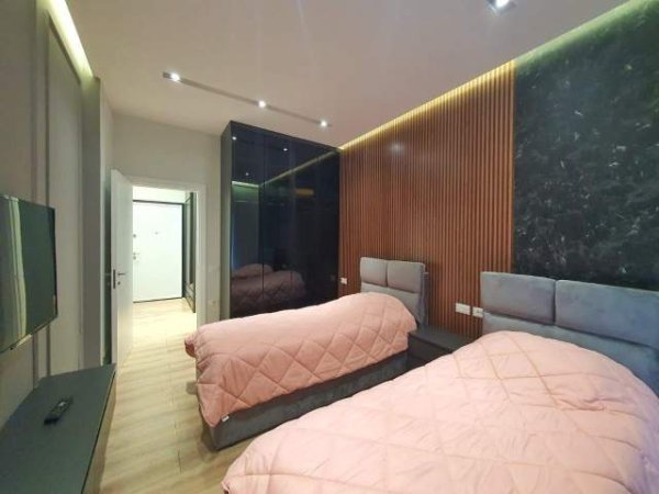 Tirane, jepet me qera apartament 2+1+BLK Kati 7, 110 m² 1.000 Euro (Rruga e kavajes ,Square 21)