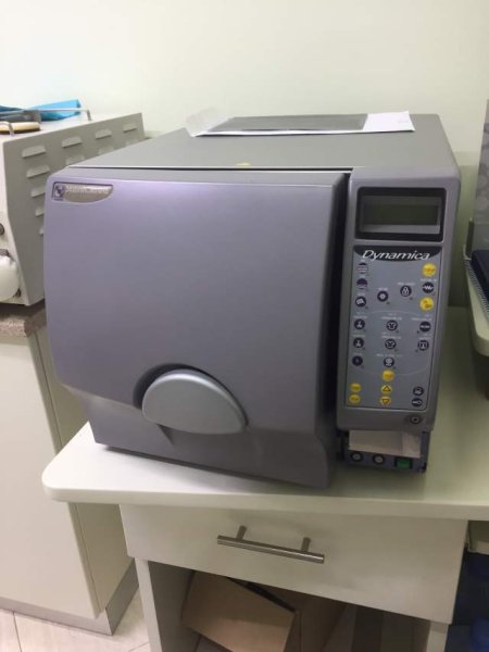 Tirane, shes pajisje sterilizuese Autoclave Cominox 18B Dynamica 70.000 Leke