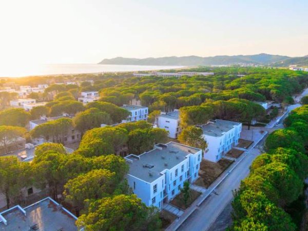 Durres, shitet Vile ne kompleksi San Pietro (Gjiri i Lalzit)